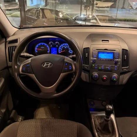 HYUNDAI I30 2.0 16V 4P, Foto 10
