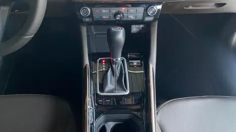 JEEP Commander 1.3 16V 4P FLEX T270 OVERLAND TURBO AUTOM�TICO AT6, Foto 16