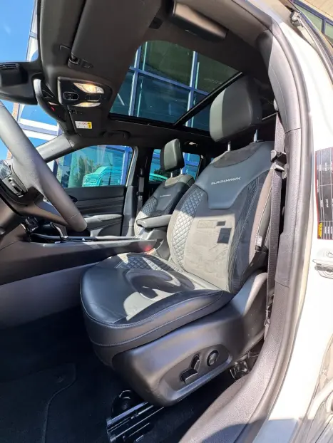 JEEP Compass 2.0 16V 4P HURRICANE 4 TURBO BLACKHAWK AUTOM�TICO AT9, Foto 9