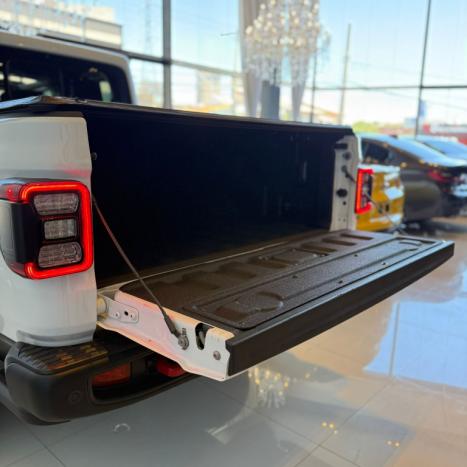 JEEP Gladiador 3.6 V6 32V 4P RUBICON 4X4 AUTOMÁTICO, Foto 13 JEEP Gladiador 3.6 V6 32V 4P RUBICON 4X4 AUTOMÁTICO, Foto 13