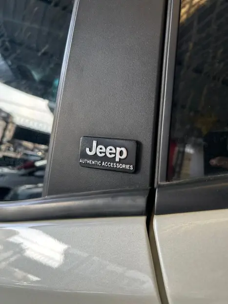 JEEP Renegade 2.0 16V 4P TURBO DIESEL LONGITUDE 4X4 AUTOM�TICO, Foto 5