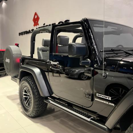 JEEP Wrangler 3.8 V6 12V SPORT TETO R�GIDO AUTOM�TICO, Foto 19