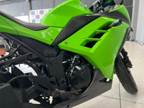 KAWASAKI Ninja 300 , Foto 3