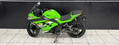 KAWASAKI Ninja 300 ABS, Foto 2