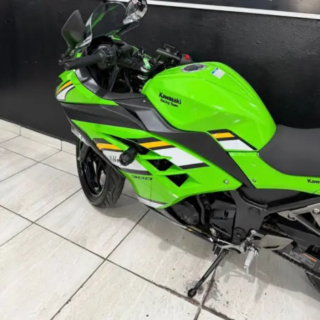 KAWASAKI Ninja 300 ABS, Foto 4