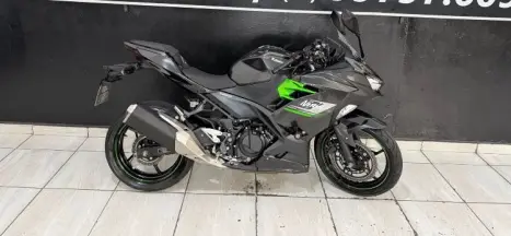 KAWASAKI Ninja 400 , Foto 4