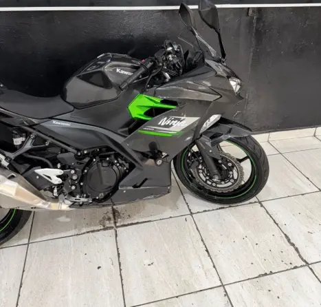 KAWASAKI Ninja 400 , Foto 8
