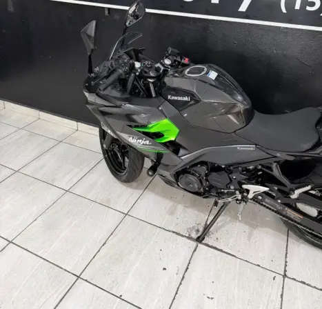 KAWASAKI Ninja 400 , Foto 11
