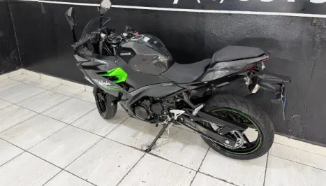 KAWASAKI Ninja 400 , Foto 12