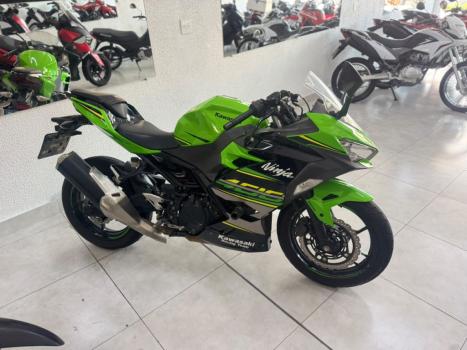 KAWASAKI Ninja 400 , Foto 3