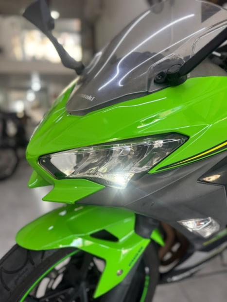 KAWASAKI Ninja 400 , Foto 4
