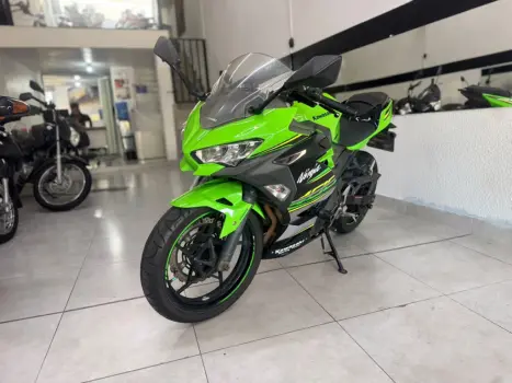 KAWASAKI Ninja 400 , Foto 9