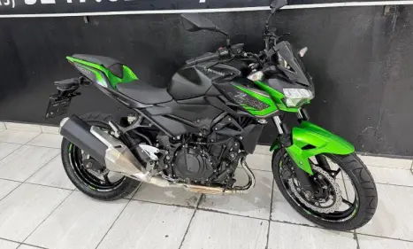 KAWASAKI Z 400 ABS, Foto 3