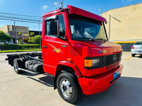 MERCEDES-BENZ 710 PLUS, Foto 2