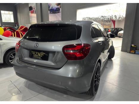 MERCEDES-BENZ A 200 Sedan , Foto 8