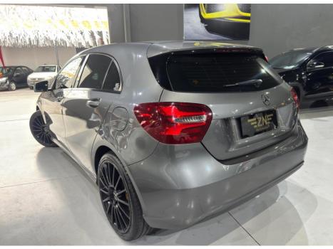 MERCEDES-BENZ A 200 Sedan , Foto 9