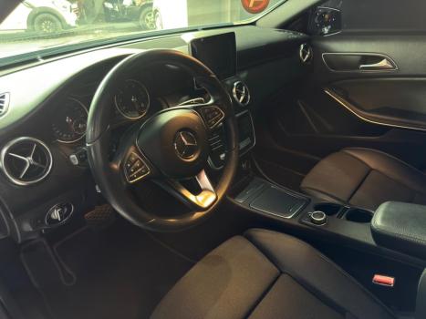 MERCEDES-BENZ A 200 Sedan , Foto 13