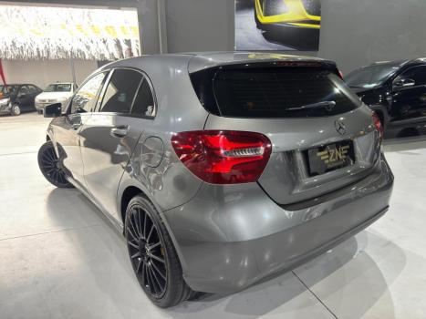 MERCEDES-BENZ A 200 Sedan , Foto 17