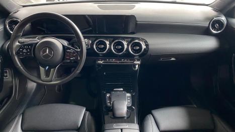 MERCEDES-BENZ A 200 Sedan , Foto 4