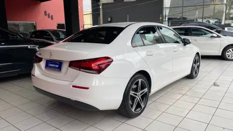 MERCEDES-BENZ A 200 Sedan , Foto 8