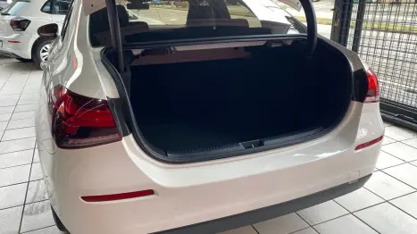 MERCEDES-BENZ A 200 Sedan , Foto 11