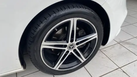 MERCEDES-BENZ A 200 Sedan , Foto 17