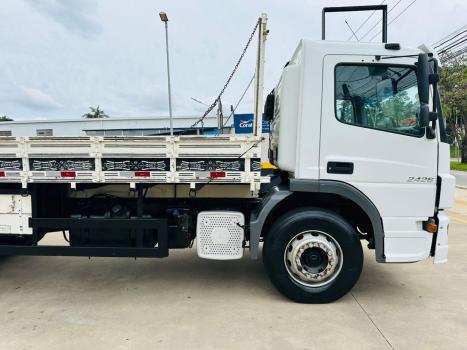 MERCEDES-BENZ Atego 2426 6X2, Foto 5