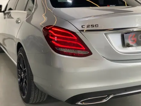 MERCEDES-BENZ C 250 2.0 16V 4P CGI AVANTGARDE 9-GTRONIC AUTOM�TICO, Foto 7