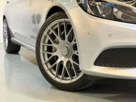 MERCEDES-BENZ C 250 2.0 16V 4P CGI AVANTGARDE 9-GTRONIC AUTOM�TICO, Foto 3
