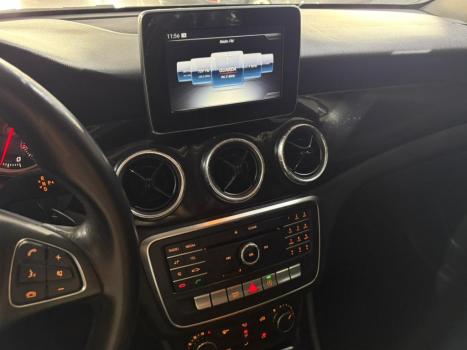 MERCEDES-BENZ CLA 180 , Foto 8