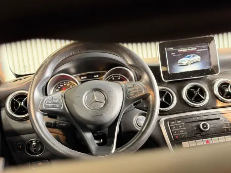 MERCEDES-BENZ CLA 180 , Foto 11