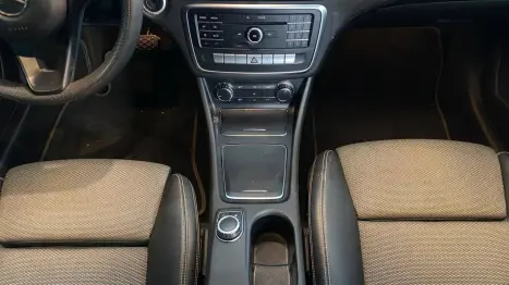 MERCEDES-BENZ CLA 180 1.6 16V 4P CGI TURBO 7G-TRONIC AUTOM�TICO DCT, Foto 10