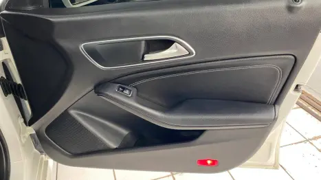 MERCEDES-BENZ CLA 180 1.6 16V 4P CGI TURBO 7G-TRONIC AUTOM�TICO DCT, Foto 12