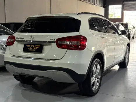 MERCEDES-BENZ GLA 200 , Foto 5