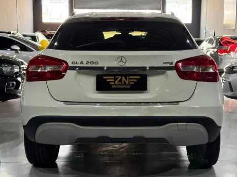 MERCEDES-BENZ GLA 200 , Foto 6