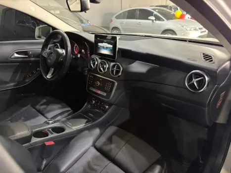 MERCEDES-BENZ GLA 200 , Foto 8