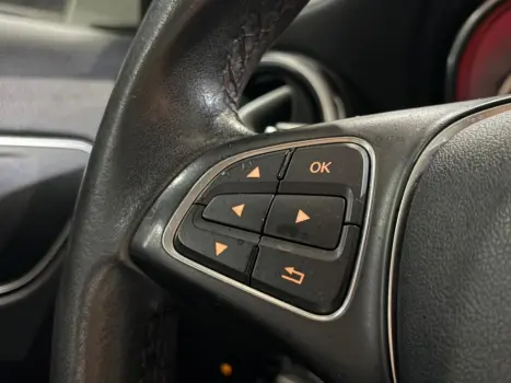 MERCEDES-BENZ GLA 200 , Foto 13