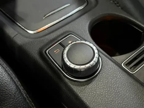 MERCEDES-BENZ GLA 200 , Foto 18