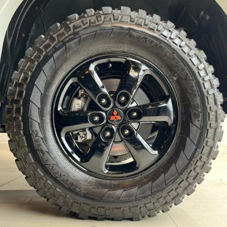 MITSUBISHI L 200 Triton 2.4 16V FLEX HLS CABINE DUPLA, Foto 7