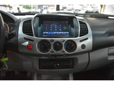 MITSUBISHI L 200 Triton 2.4 16V FLEX GL CABINE DUPLA, Foto 8