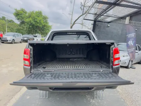 MITSUBISHI L 200 Triton 2.4 16V SPORT HPE 4X4 CABINE DUPLA TURBO DIESEL AUTOM�TICO, Foto 8