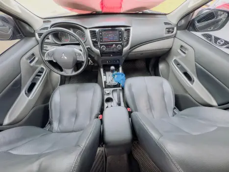 MITSUBISHI L 200 Triton 2.4 16V SPORT HPE 4X4 CABINE DUPLA TURBO DIESEL AUTOM�TICO, Foto 10