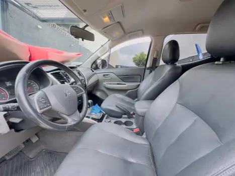 MITSUBISHI L 200 Triton 2.4 16V SPORT HPE 4X4 CABINE DUPLA TURBO DIESEL AUTOM�TICO, Foto 11