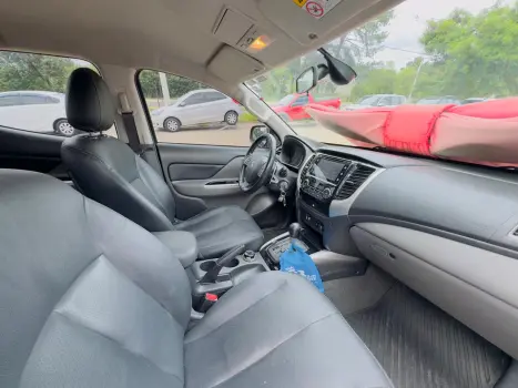 MITSUBISHI L 200 Triton 2.4 16V SPORT HPE 4X4 CABINE DUPLA TURBO DIESEL AUTOM�TICO, Foto 12