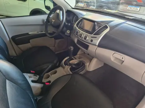 MITSUBISHI L 200 Triton 3.5 V6 24V 4X4 CABINE DUPLA, Foto 11