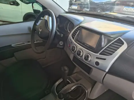 MITSUBISHI L 200 Triton 3.5 V6 24V 4X4 CABINE DUPLA, Foto 12