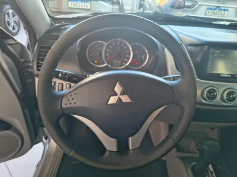 MITSUBISHI L 200 Triton 3.5 V6 24V 4X4 CABINE DUPLA, Foto 23