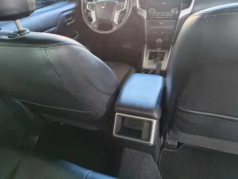 MITSUBISHI L 200 Triton 2.4 16V OUTDOOR HPE-S 4X4 CABINE DUPLA TURBO DIESEL AUTOM�TICO, Foto 20