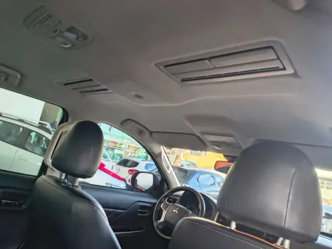 MITSUBISHI L 200 Triton 2.4 16V OUTDOOR HPE-S 4X4 CABINE DUPLA TURBO DIESEL AUTOM�TICO, Foto 22