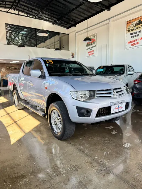 MITSUBISHI L 200 Triton 3.2 16V GLS 4X4 CABINE DUPLA TURBO DIESEL INTERCOOLER, Foto 2